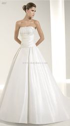 Продам свадебное платье Италия,  коллекция White One 2011,  р. 42-44 б.у
