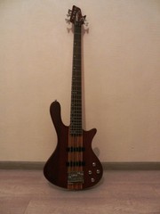 Продам бас-гитару Washburn T25 