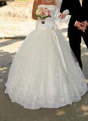 Продам свадебное платье из салона Кокос ,  цвет айвори,  р. 42-46 