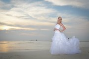 ПРОДАМ ОЧЕНЬ КРАСИВОЕ свадебное платье из органзы (США)
