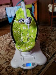 Продам!!Укачивающий центр детское кресло качалка 4moms mamaRoo