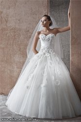 Продам белое цельное свадебное платье,  изысканное и нежное Rozy Италия