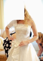 Шикарное свадебное платье из США,  цвет шампань,  р-р 42-44 