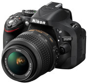Продам фотоаппарат Nikon d5200 Kit