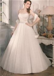Продам белиссимо свадебное платье б/у,  куплено в Италии. Цвет Айвори