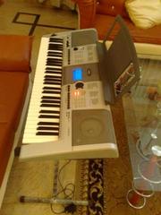 Продам синтезатор YAMAHA psr e403