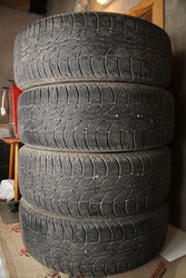  Продам комплект б/у шин BRIGESTONE DUELER H/T 235/60 R16.